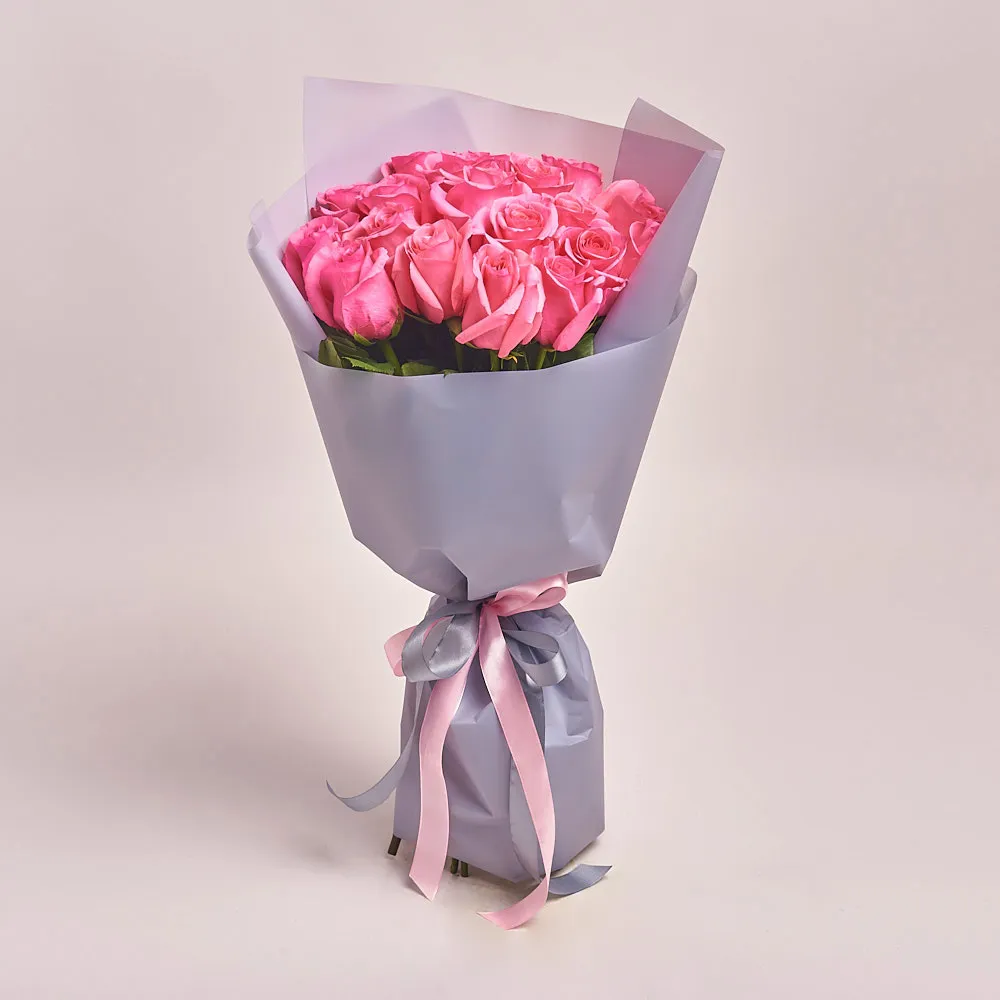 19 розовых роз (60 см)
