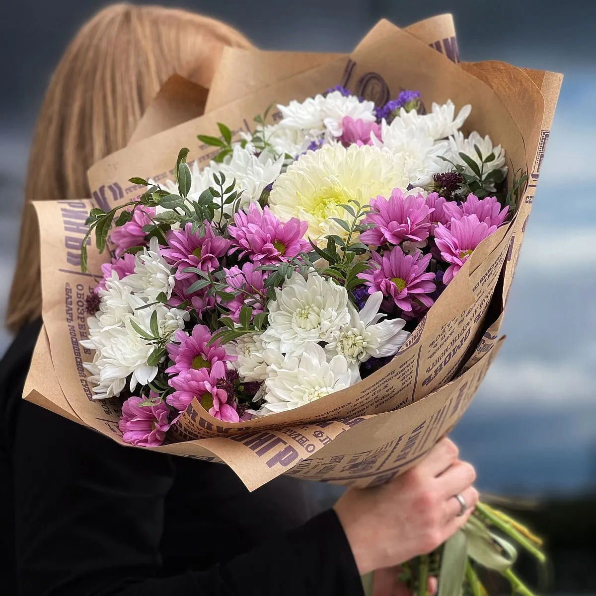 Букет из хризантем, статица