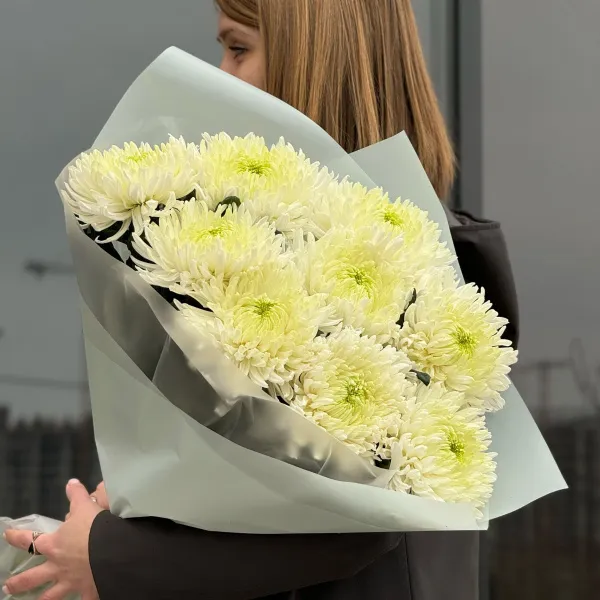 Букет из 9 белых хризантем