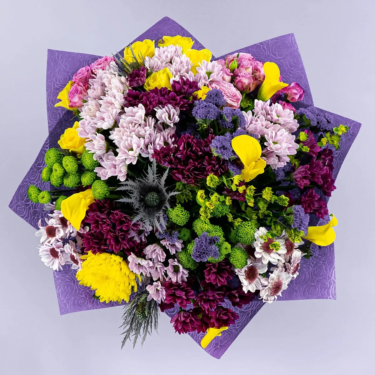 Букет из хризантем микс и роз микс