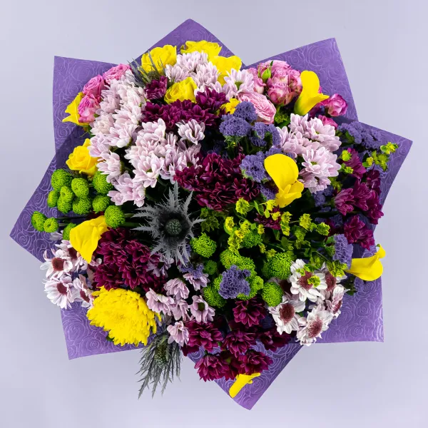 Букет из хризантем микс и роз микс