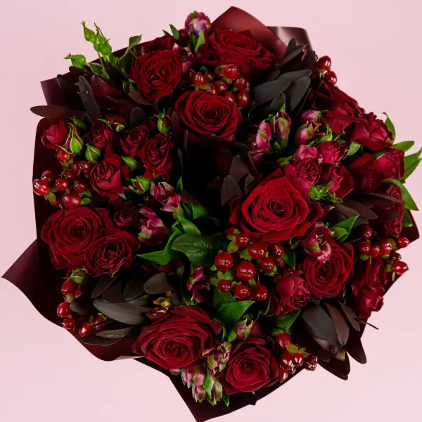 Букет из бордовых роз микс