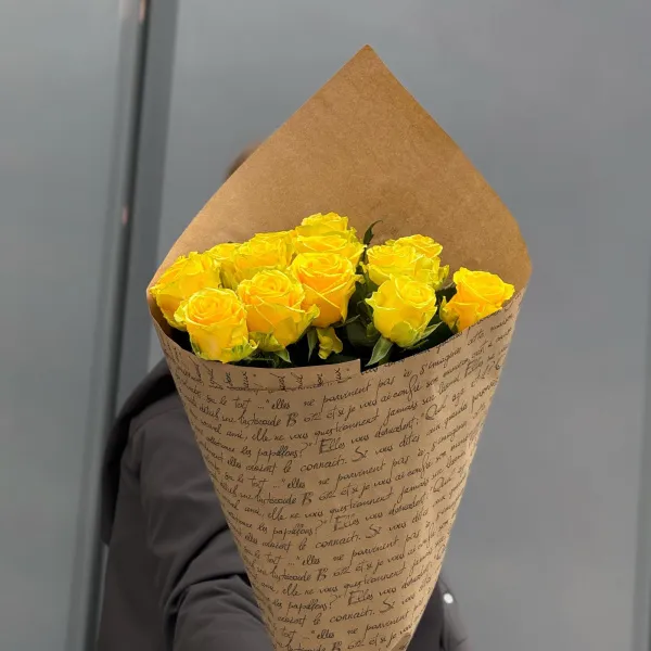 Букет из 13 жёлтых роз (70 см)