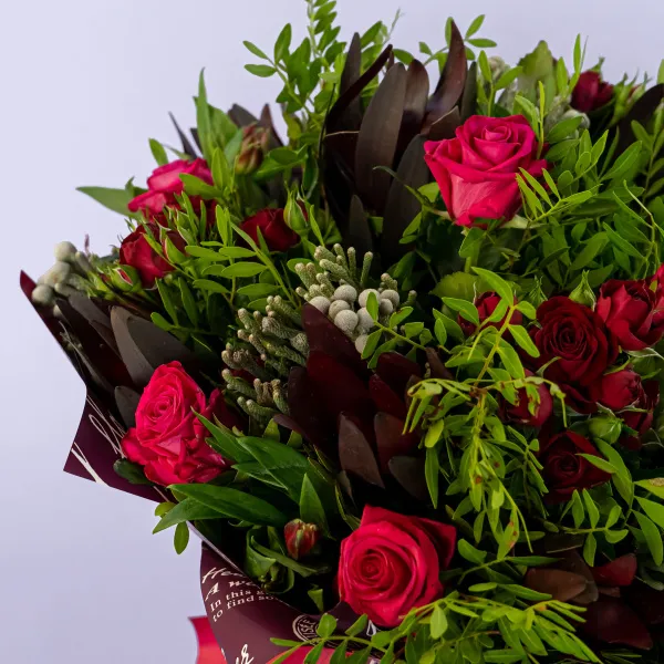 Букет из роз микс и альстромерий