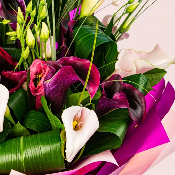 Букет из калл и эустом