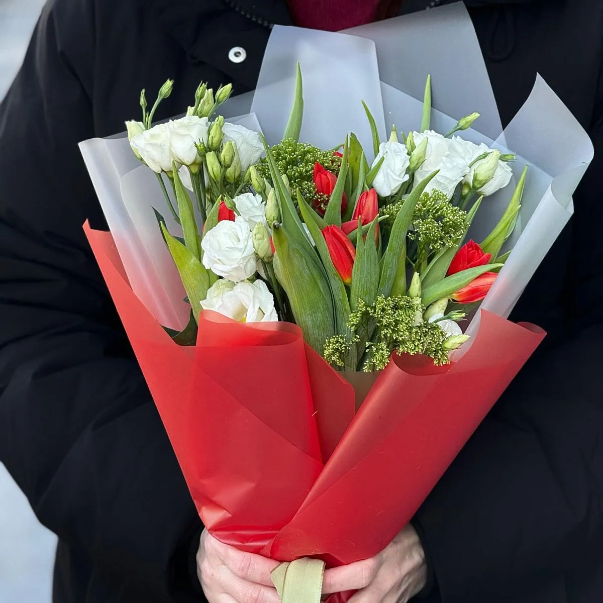 Большой букет из тюльпан и трахелиума