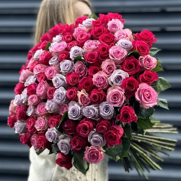 Букет 101 микс роз эквадор (70см)