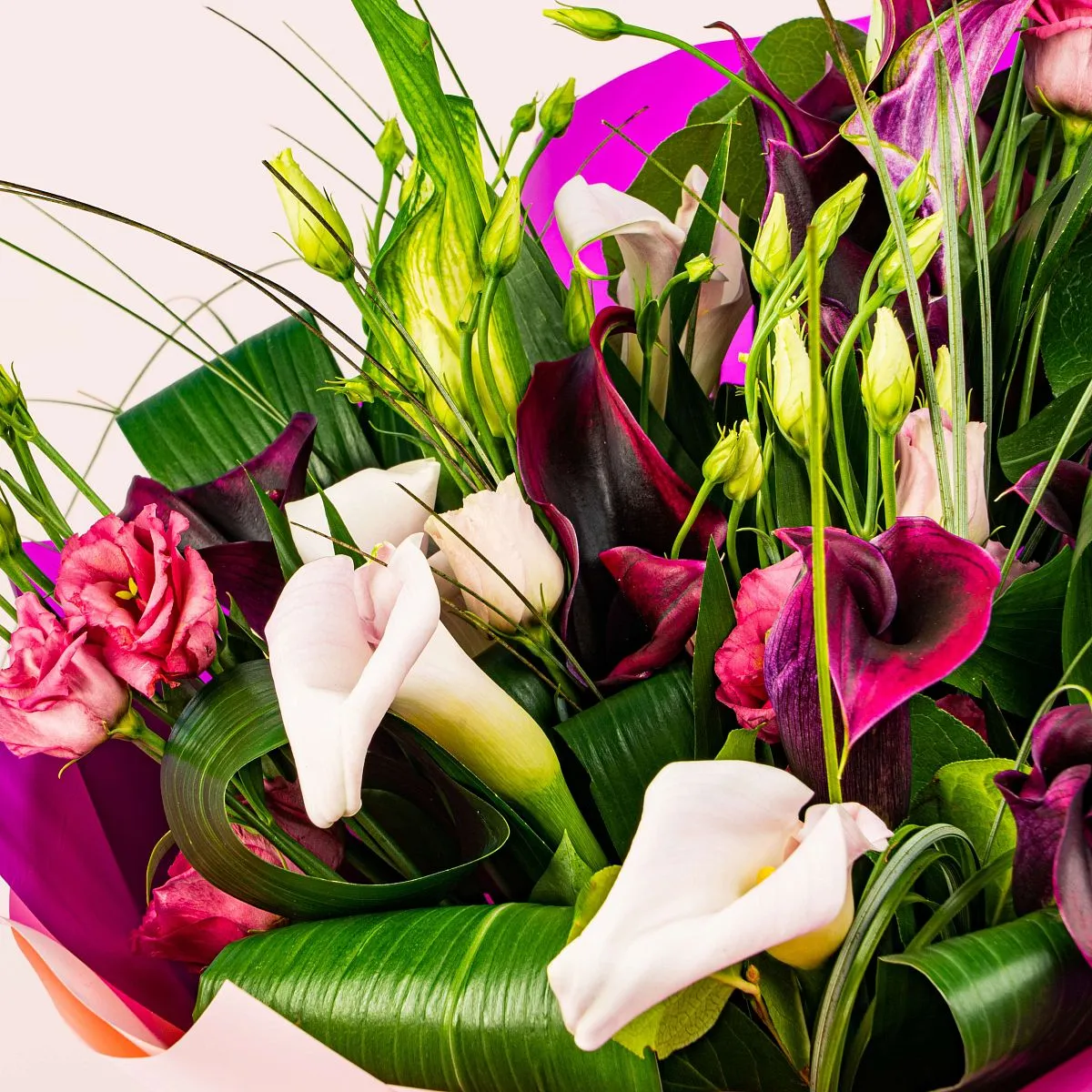 Букет из калл и эустом