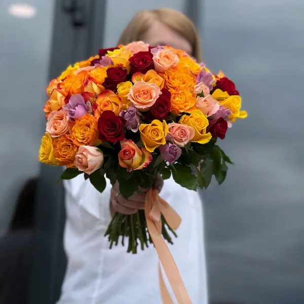 37 роз микс (35 см)