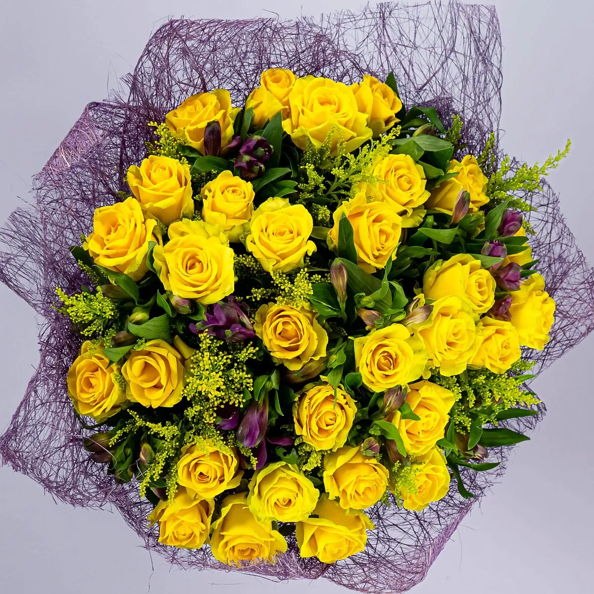 Букет из альстромерий и жёлтых роз