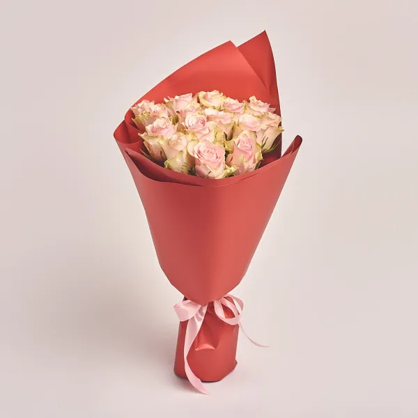 15 бело-розовых роз (50 см)