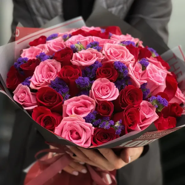 Букет из роз, и статицы