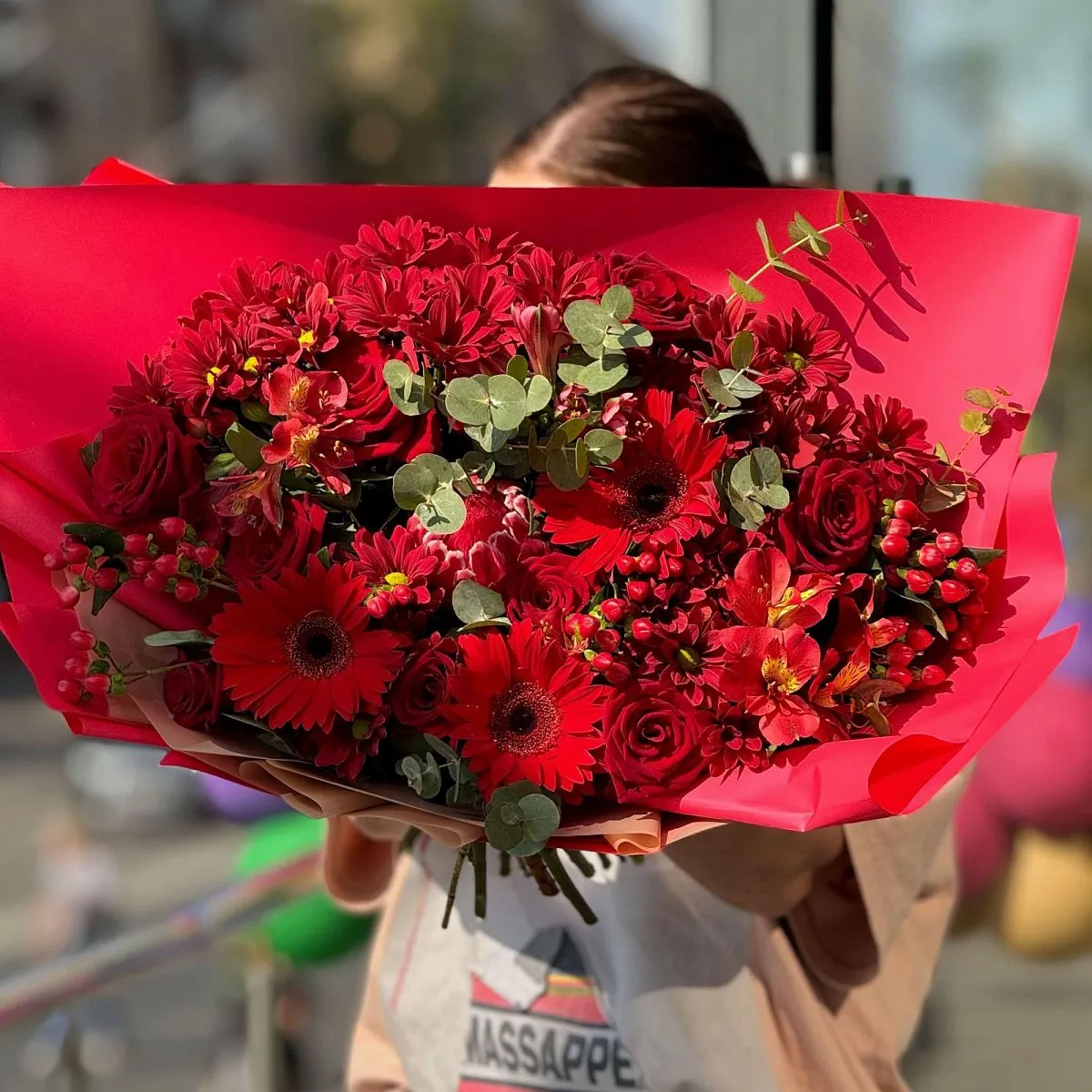 Огромный букет из хризантем