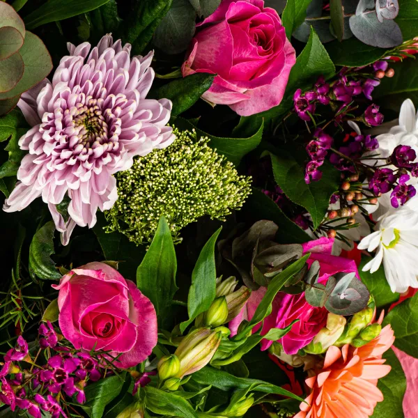 Букет из хризантем микс и роз