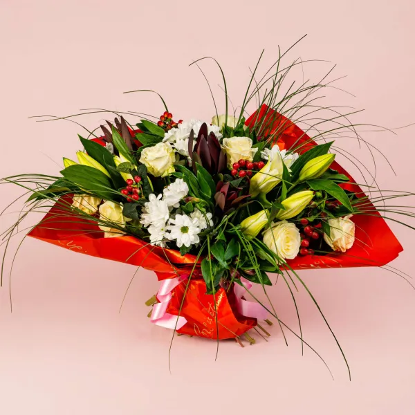 Букет из хризантем, роз и лилий