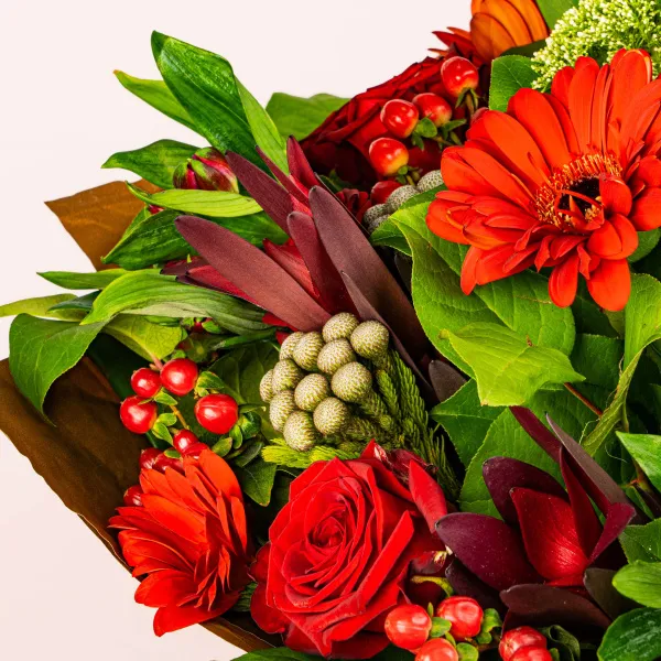 Букет из гербер, роз и альстромерий