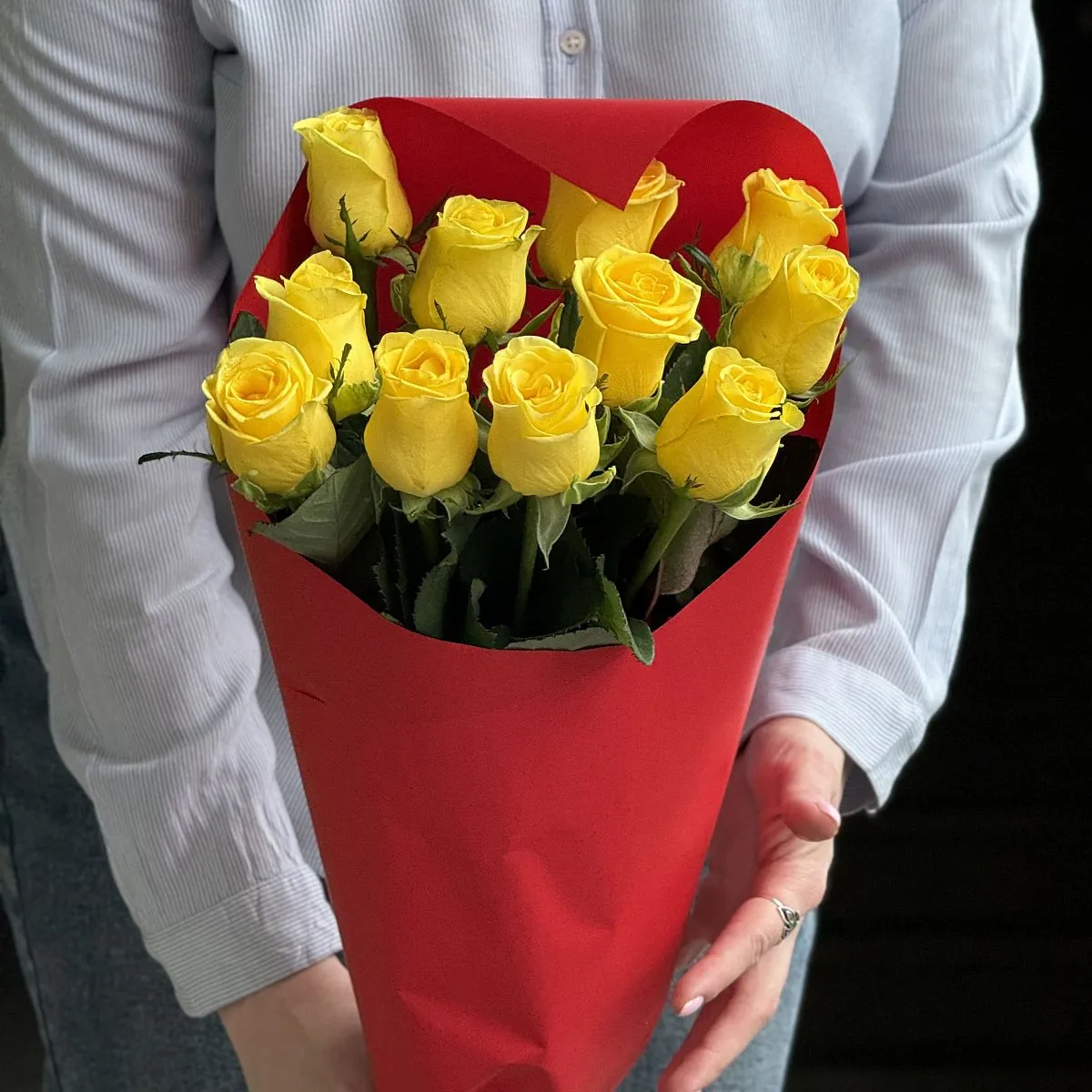 Букет из 11 жёлтых роз (60 см)