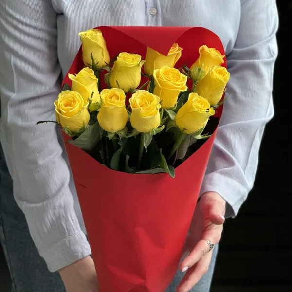 Букет из 11 жёлтых роз (50 см)