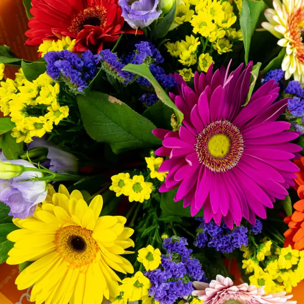 Букет из гербер микс и хризантем