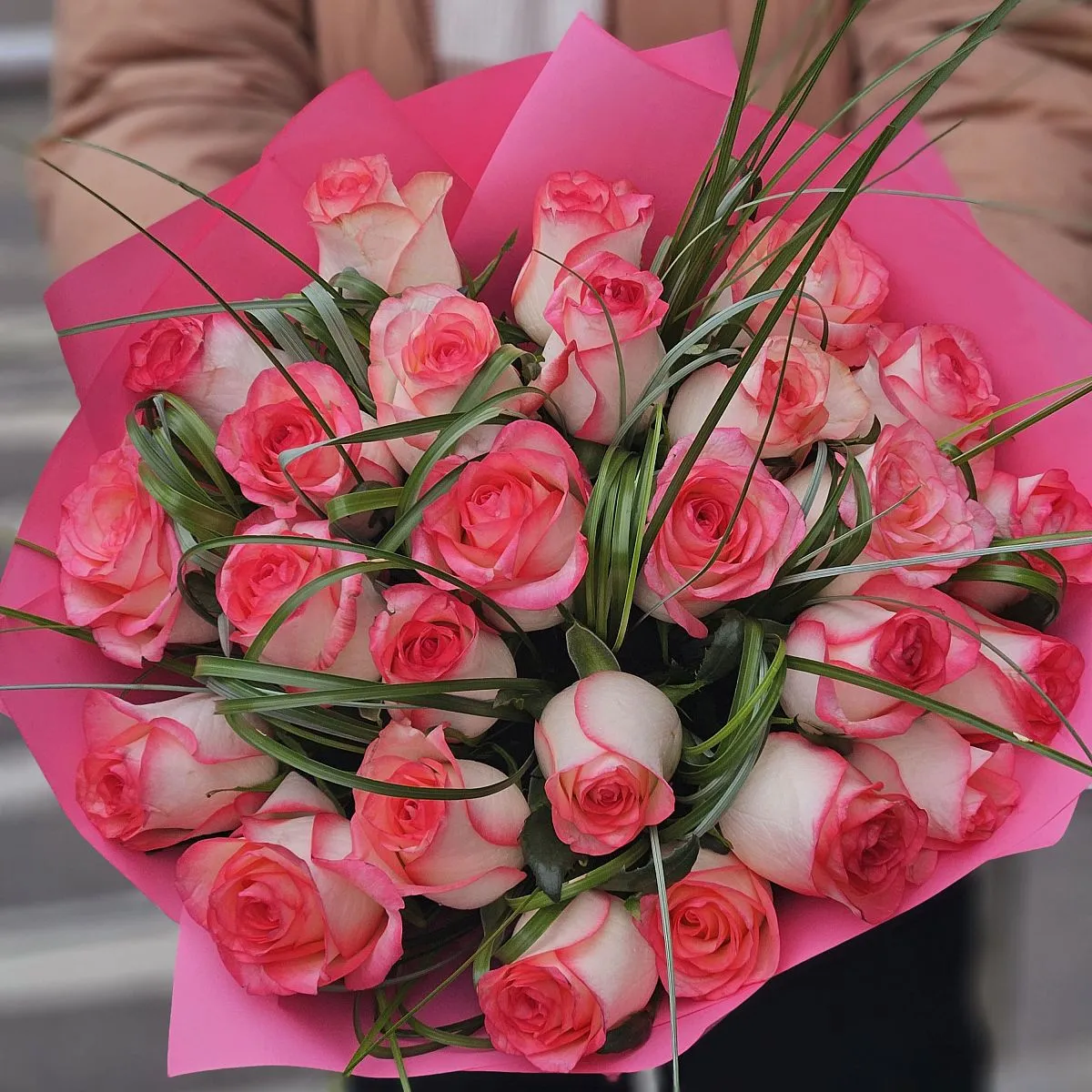 25 роз (50 см)