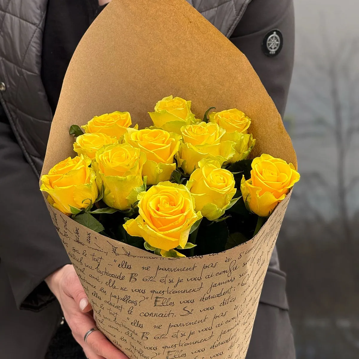 Букет из 11 жёлтых роз (60 см)