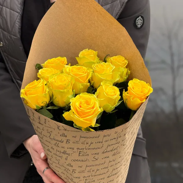 Букет из 11 жёлтых роз (60 см)