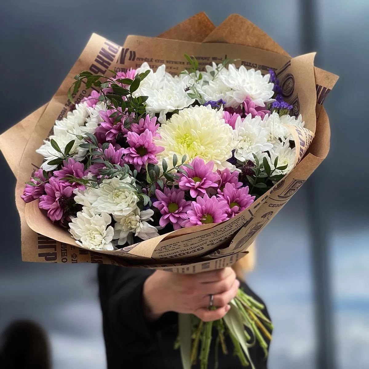 Букет из хризантем, статица