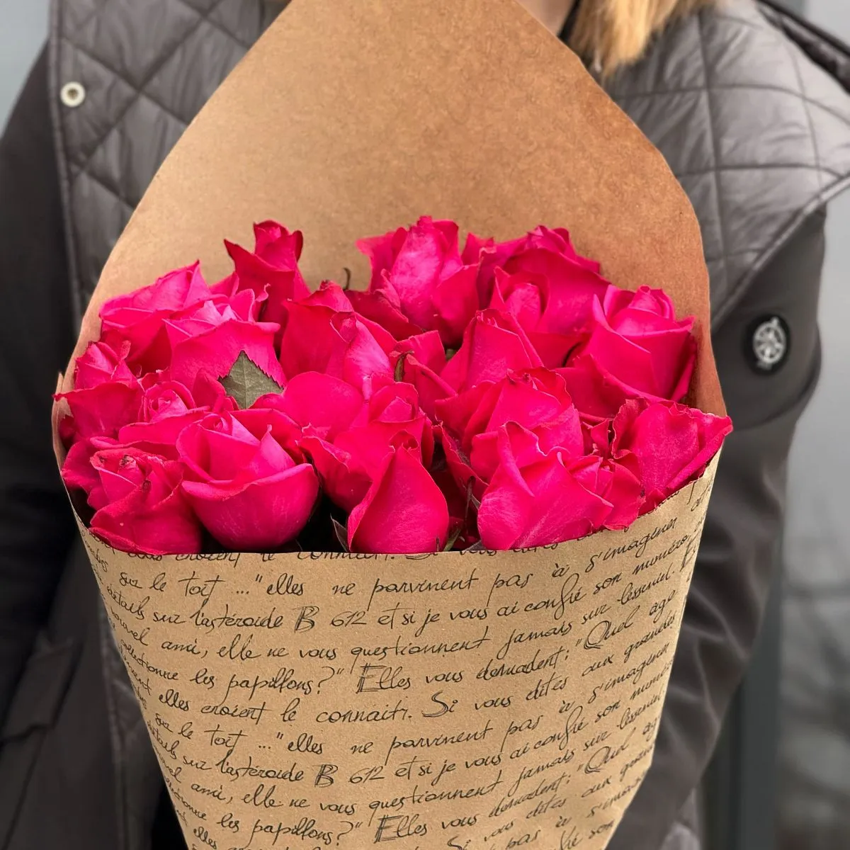 Букет из 19 малиновых роз (70 см)