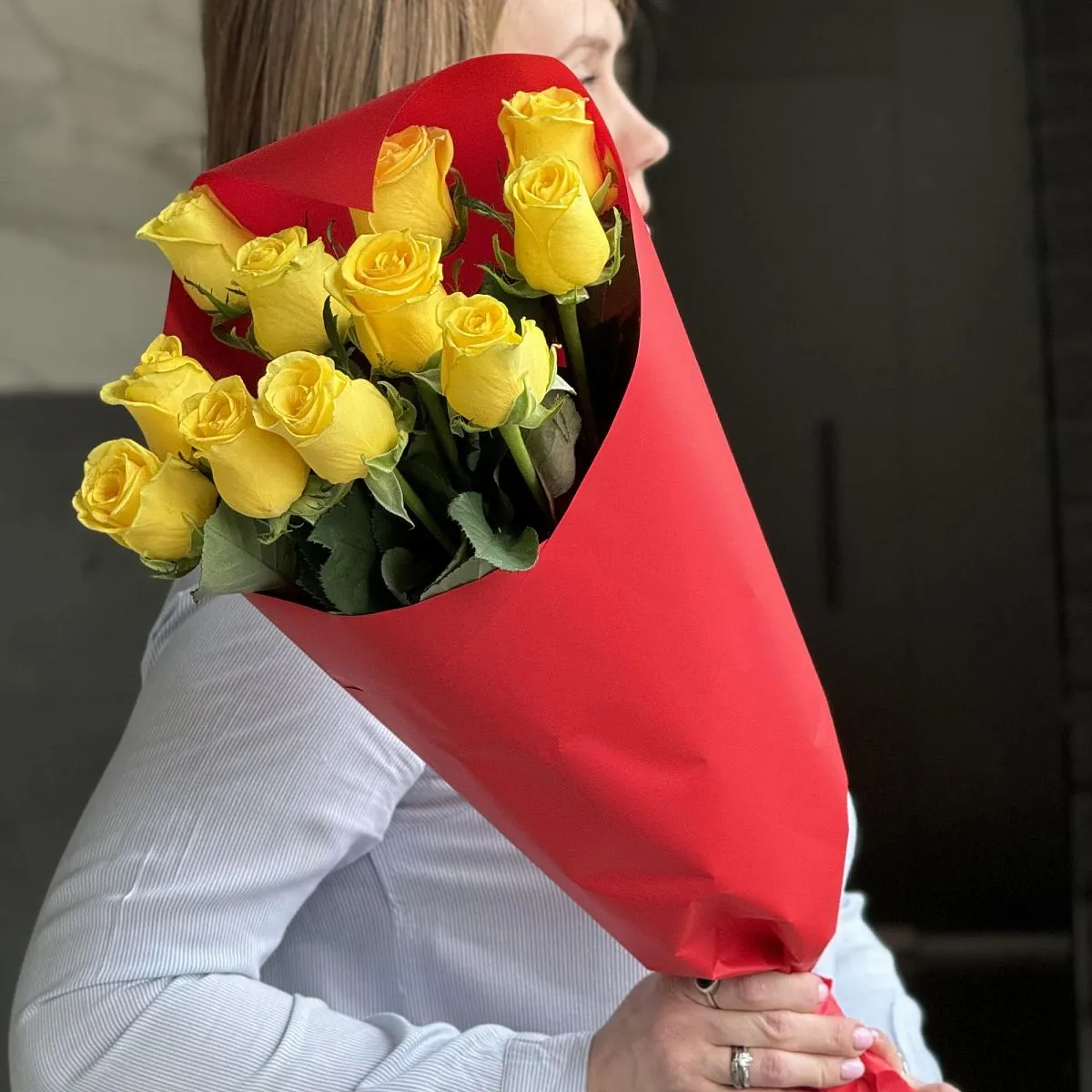 Букет из 11 жёлтых роз (60 см)