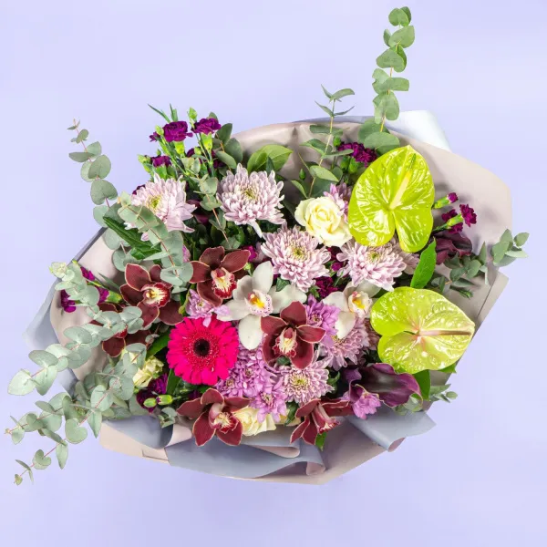 Букет из орхидей и хризантем микс