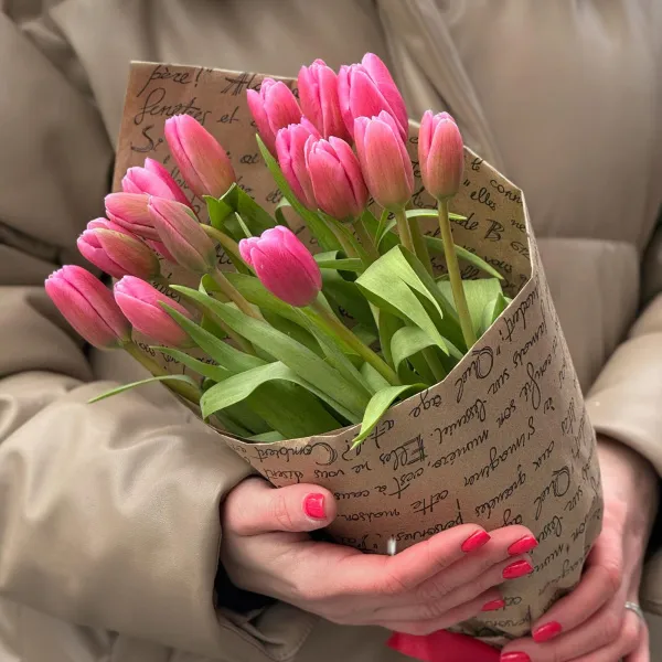 Букет из 15 розовых тюльпанов