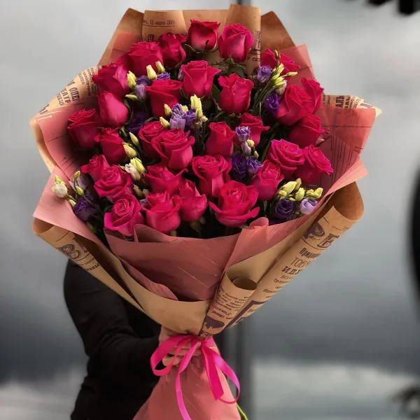 Букет роз и эустом (60 см)