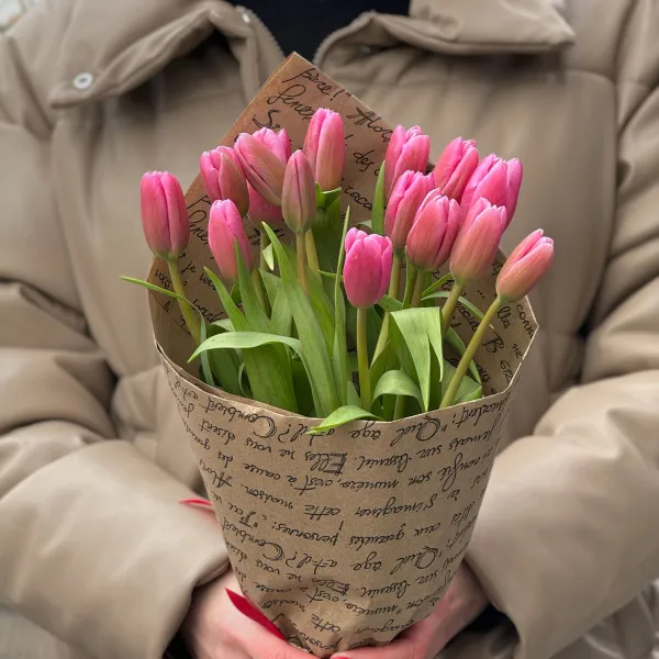 Букет из 15 розовых тюльпанов
