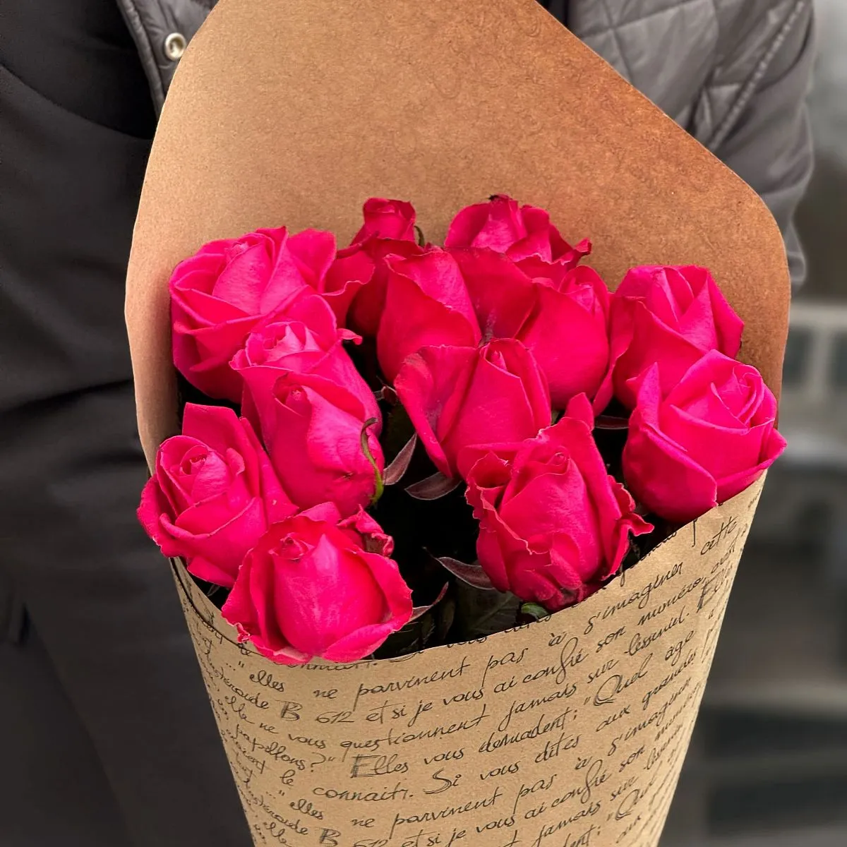 Букет из 13 малиновых роз (70 см)