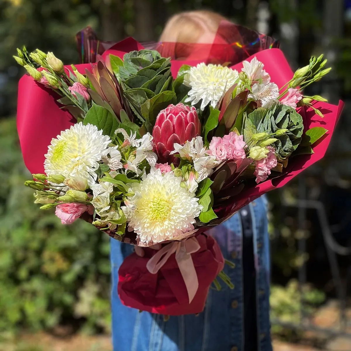 Большой букет из хризантем, эустом и альстромерии