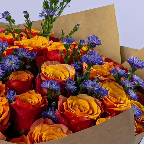 Букет из 45 красно-оранжевых роз