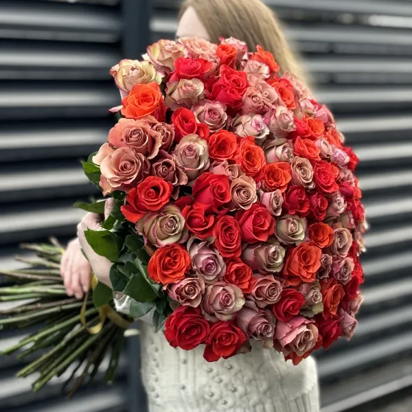 Букет 201 алый микс роз эквадор (70см)
