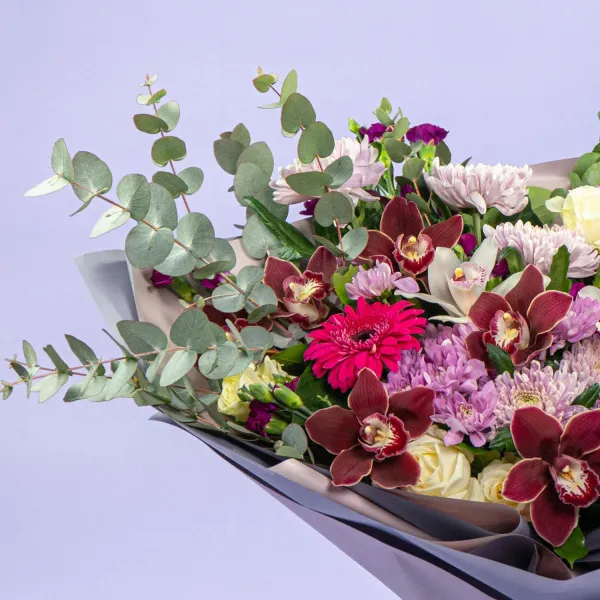 Букет из орхидей и хризантем микс