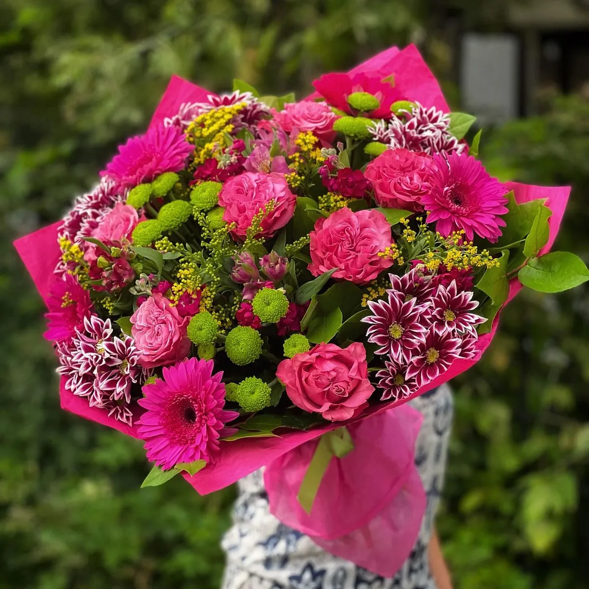 Букет из хризантем, роз и гербер