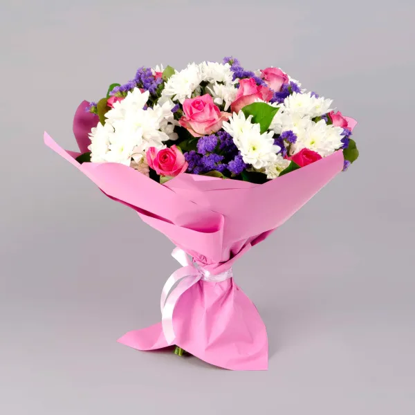 Букет из хризантем и роз