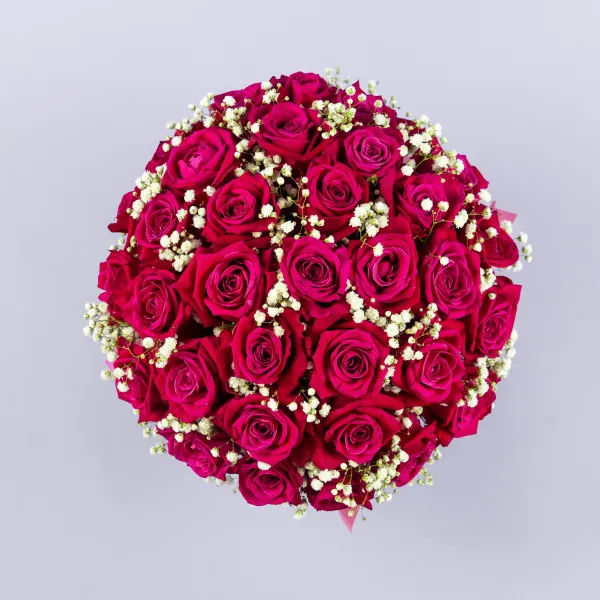 33 ярко-розовые розы в коробке