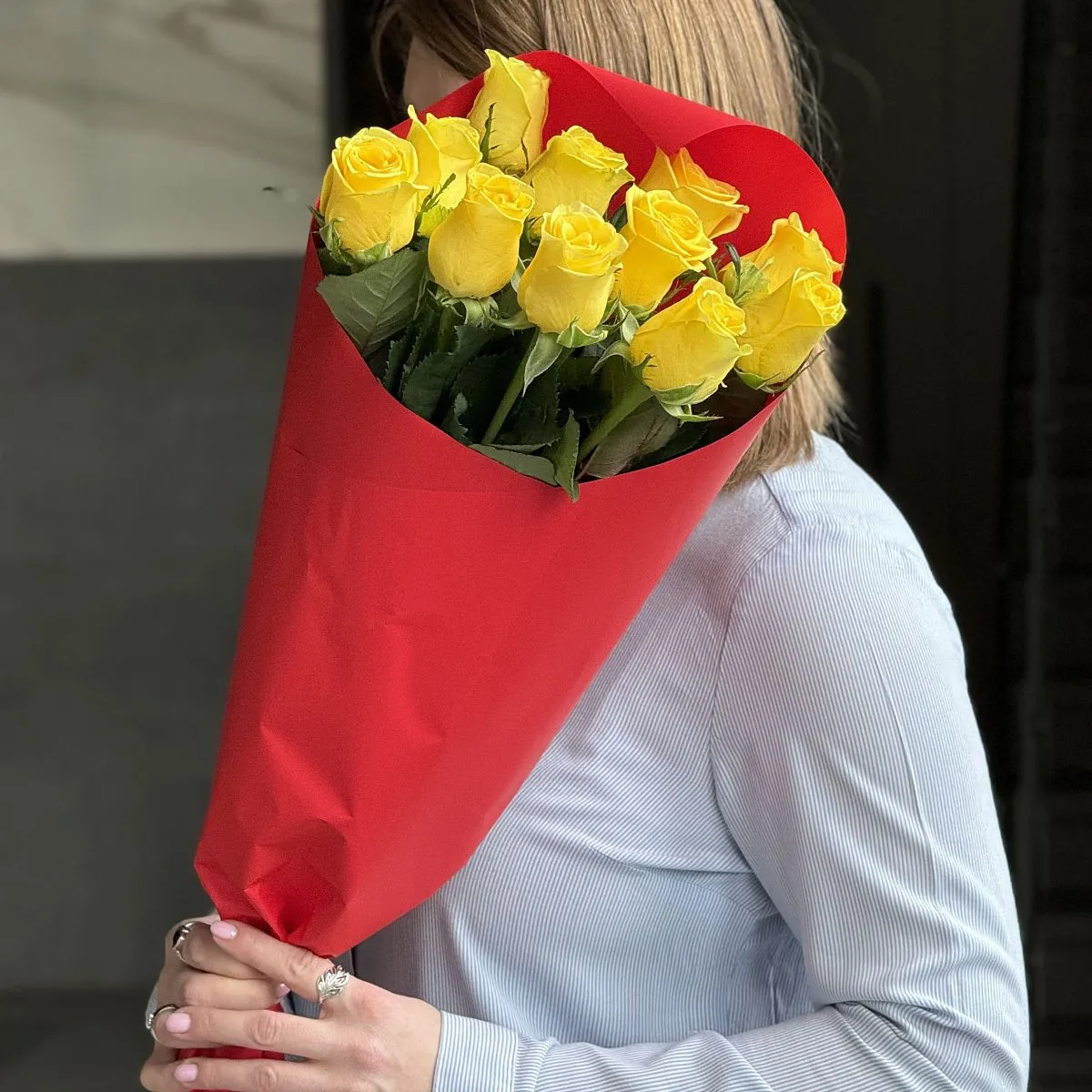 Букет из 11 жёлтых роз (60 см)