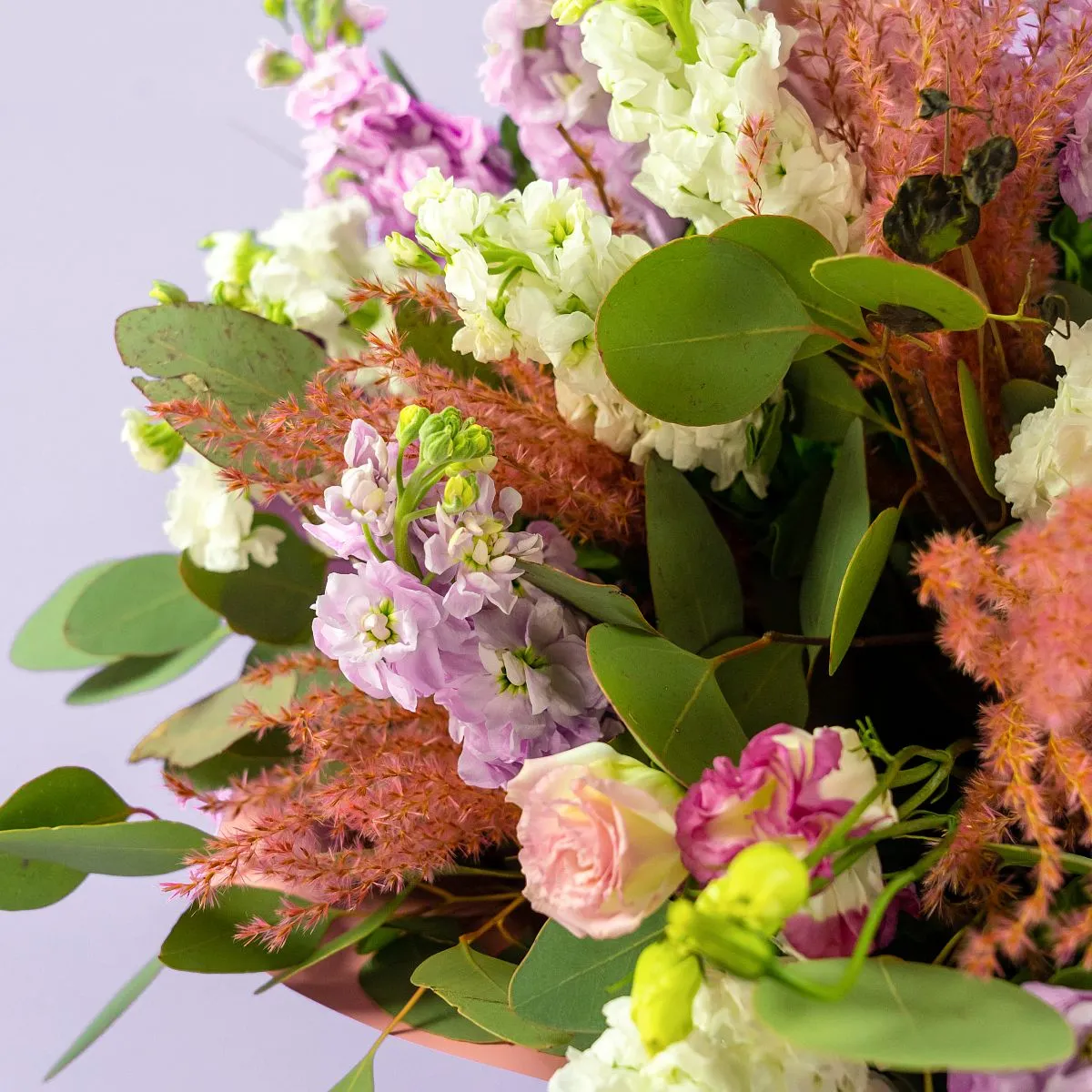 Букет из маттиол и эустом