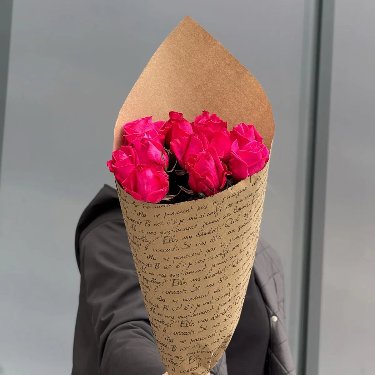 Букет из 13 малиновых роз (70 см)