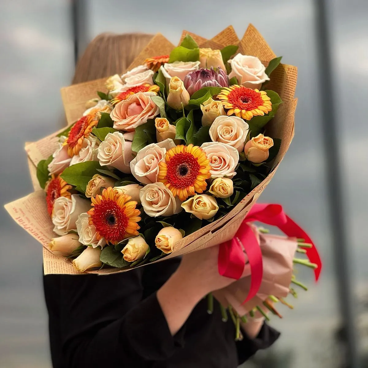 Букет из гербер и роз