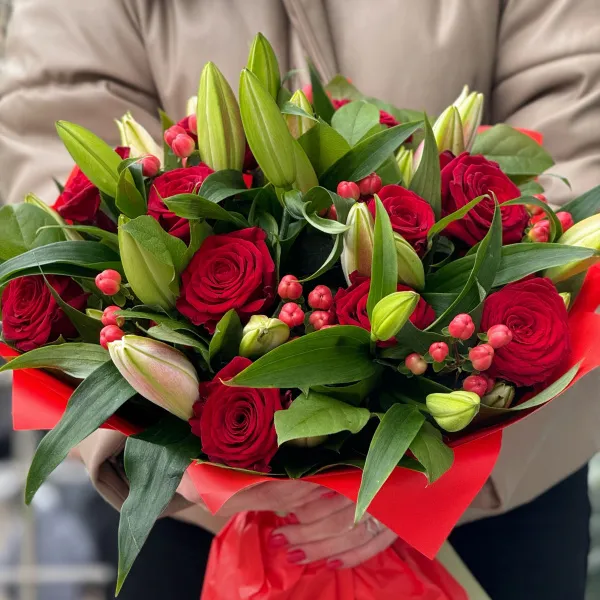 Букет из роз и лилий