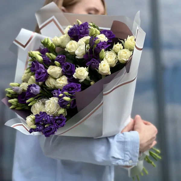 Букет из роз, эустом