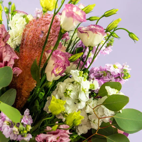 Букет из маттиол и эустом