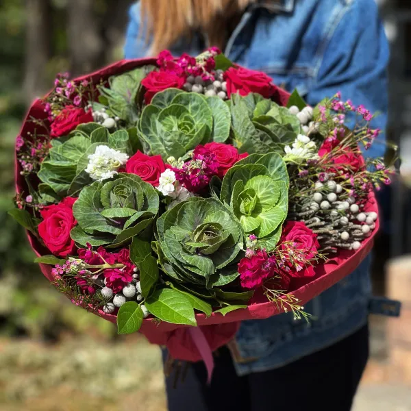 Букет из роз, брасики и брунии