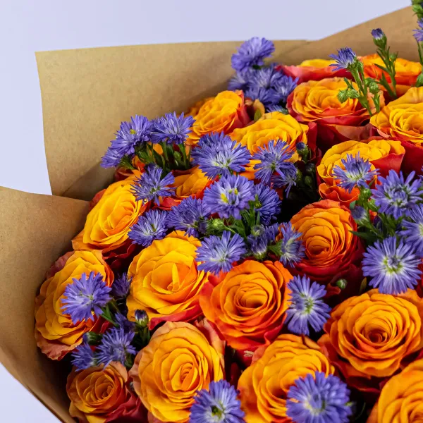 Букет из 45 красно-оранжевых роз